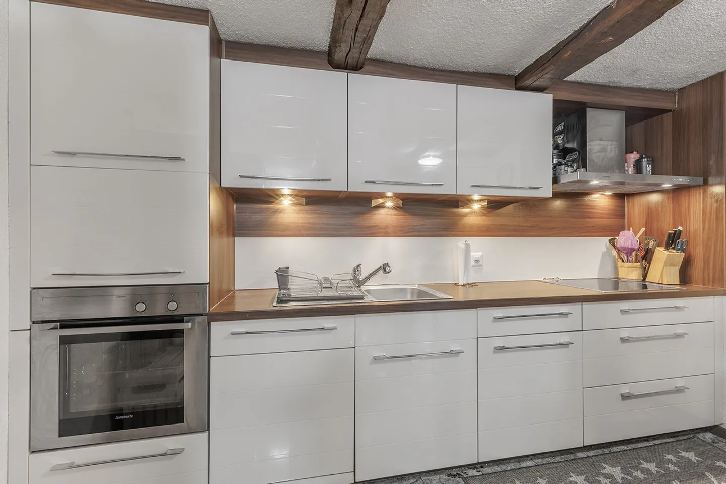 Maison lumineuse avec charme - Photo 3 sur 6