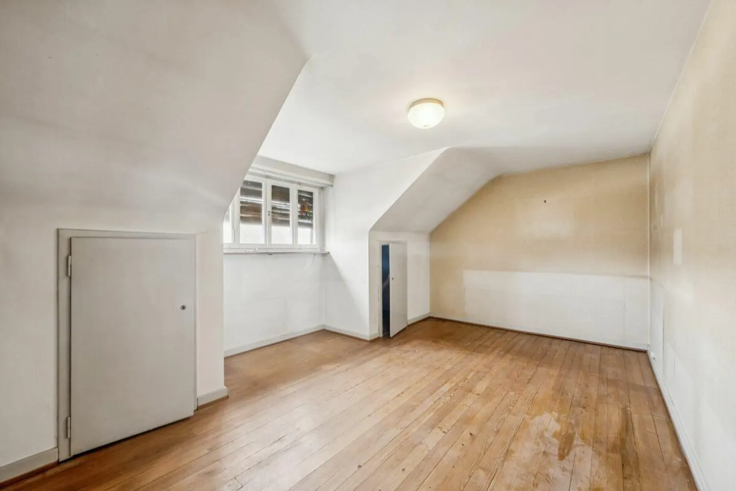 5.5-room terraced single-family house with large garden and existing building permit in Riehen - Photo 7 of 10