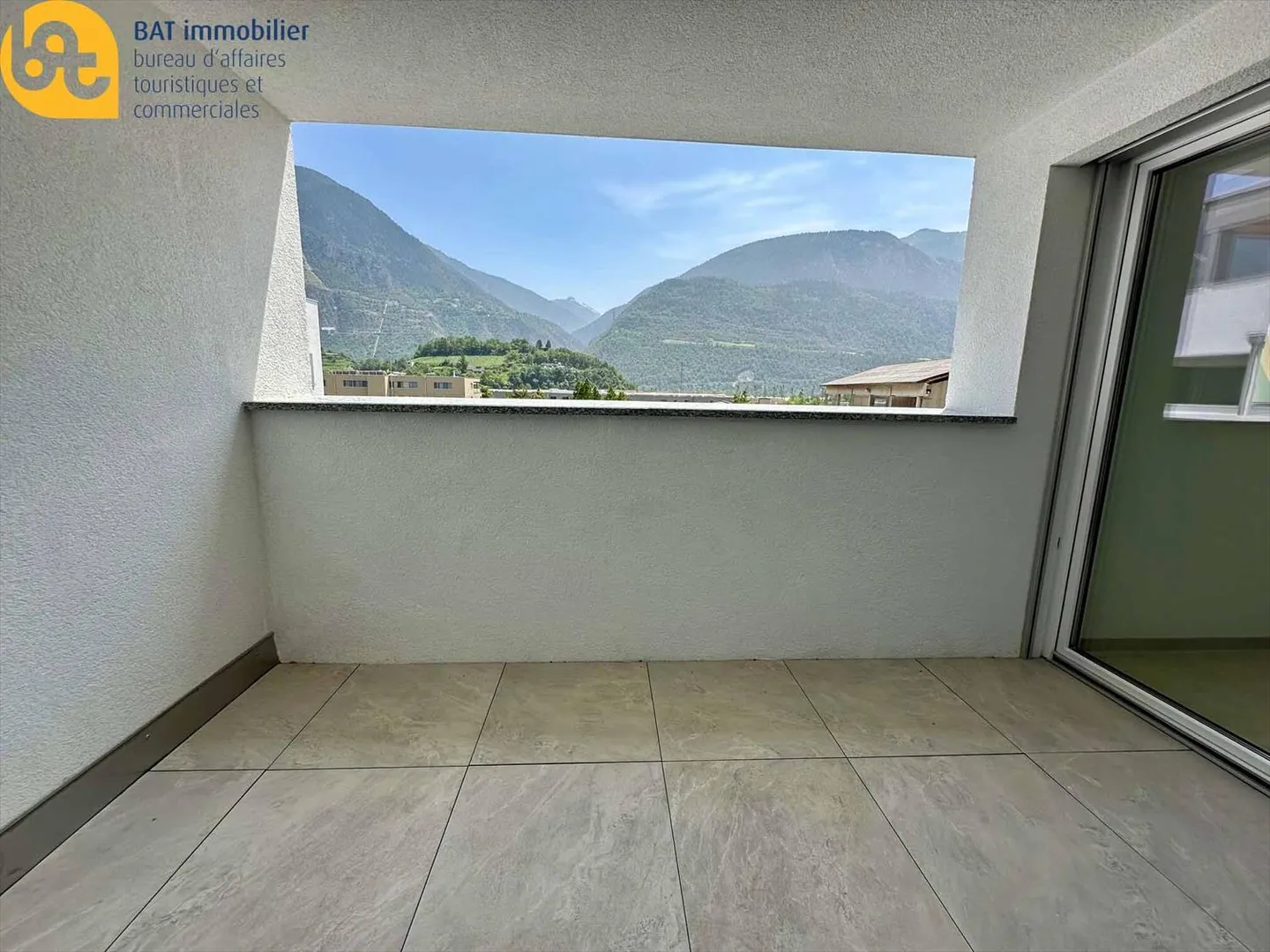 Apartment for rent - Photo 1 of 12