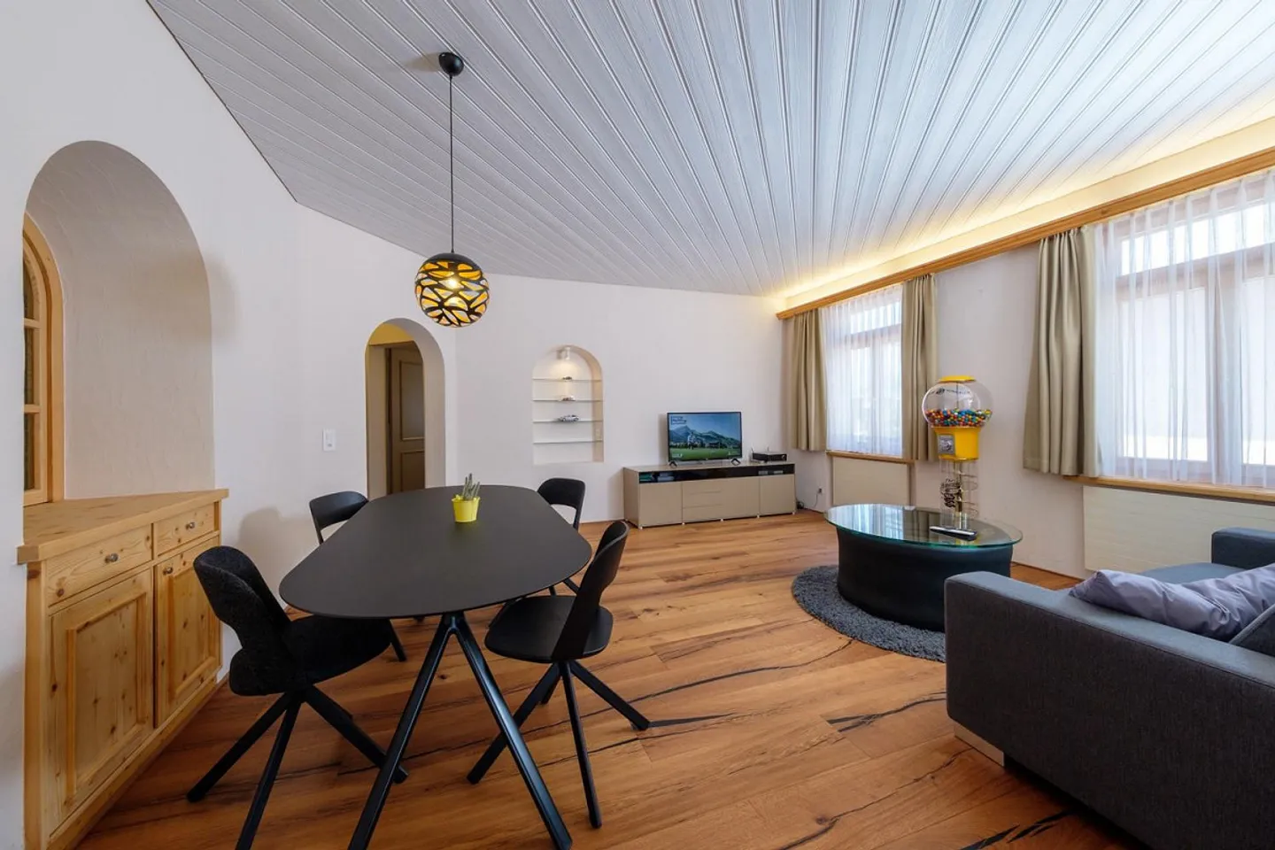 Villa Pravigan Davos Platz - 4.5 and 3 room condominium with ... - Photo 1 of 14