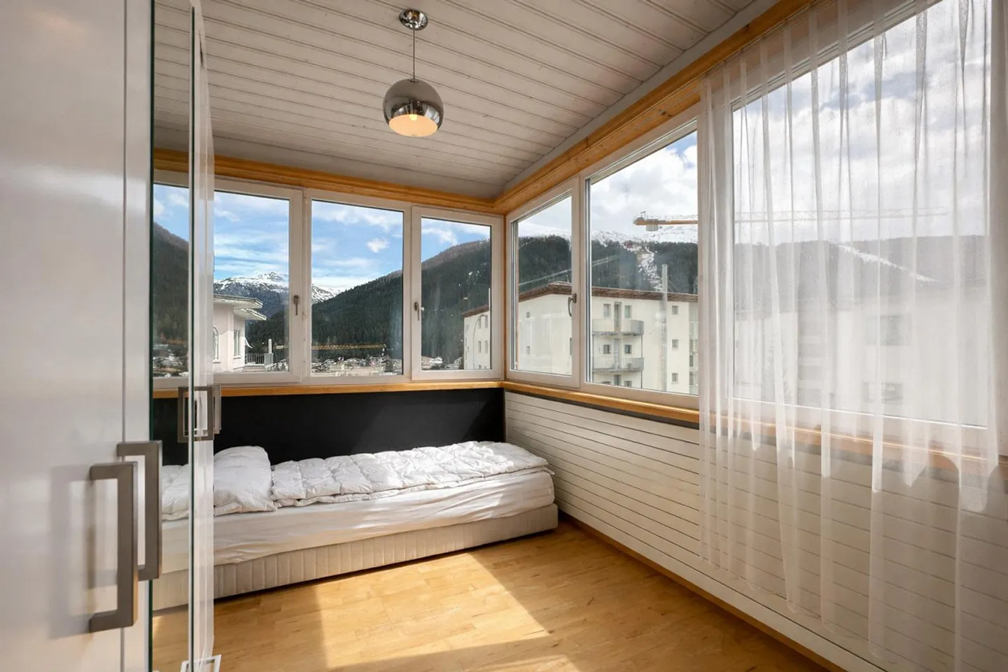 Villa Pravigan Davos Platz - 4.5 and 3 room condominium with ... - Photo 9 of 14