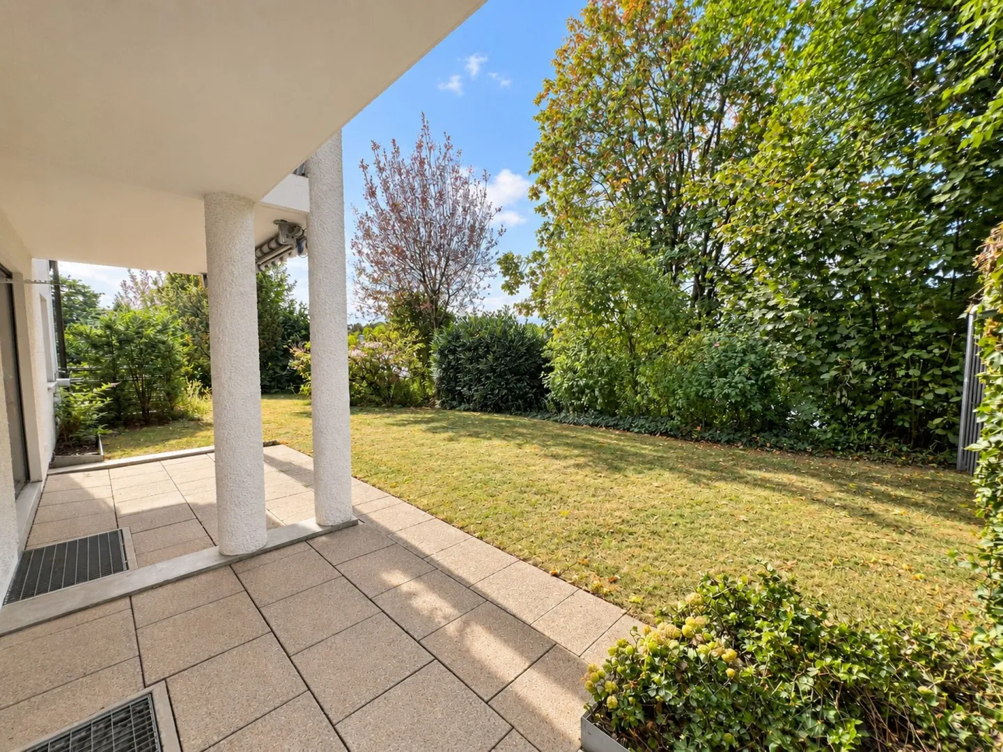 Your personal retreat with garden - Photo 3 of 11