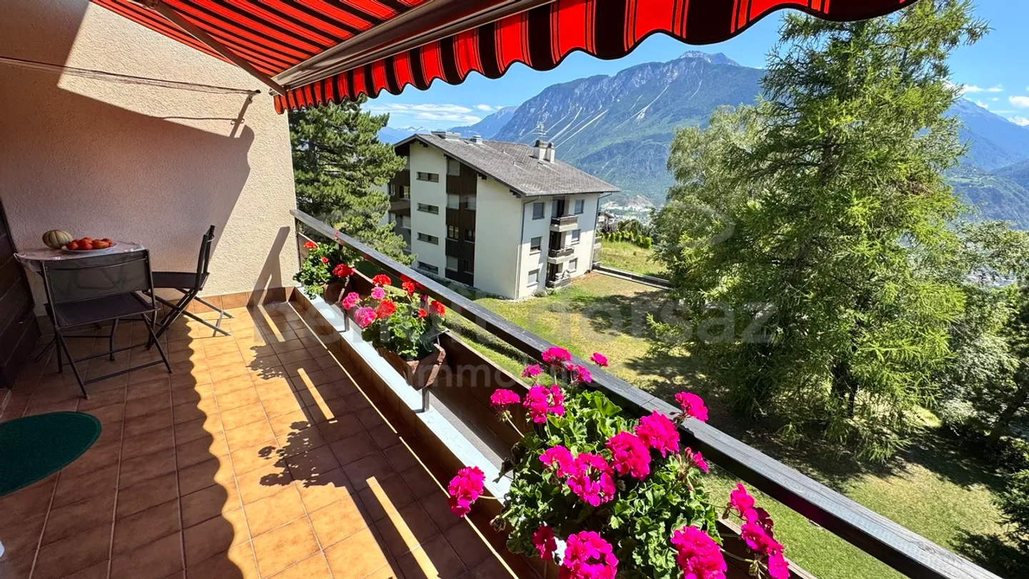 Wohnung kaufen - Foto 1 von 9