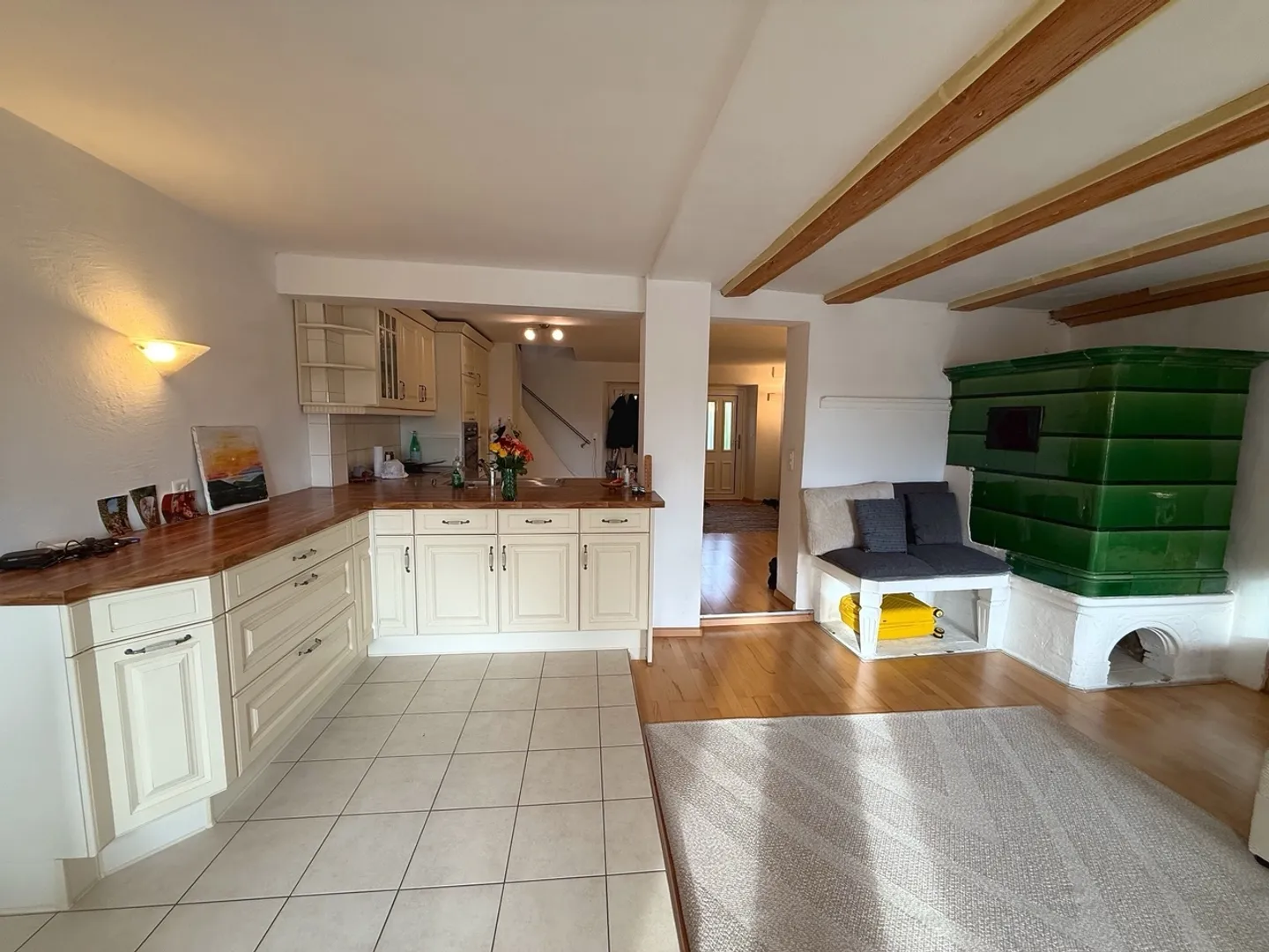 Grosszügige und charmante 6.5-Zimmer-Wohnung mit Gartensitzplatz in ruhiger Lage in Hallau, Kanton SH - Foto 2 von 12