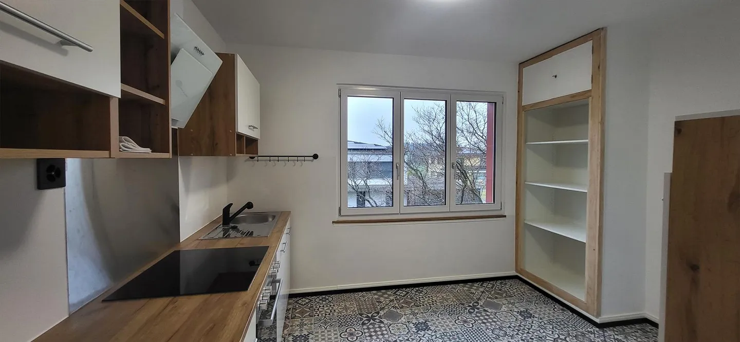 Charmante appartement ancien récemment rénové avec balcon et coin salon dans le jardin - Photo 9 sur 14