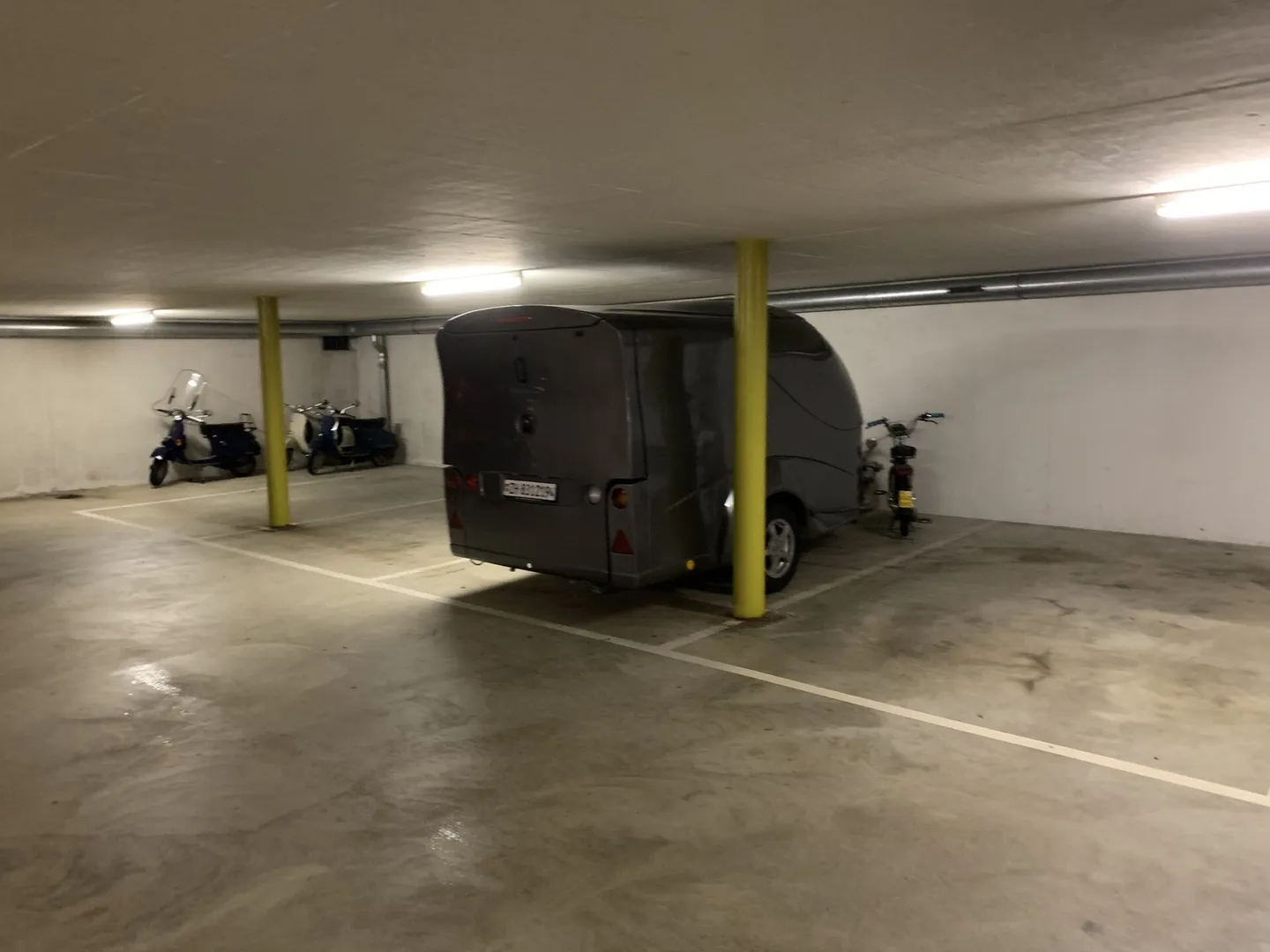 Einstellplätze zu vermieten - Foto 2 von 4