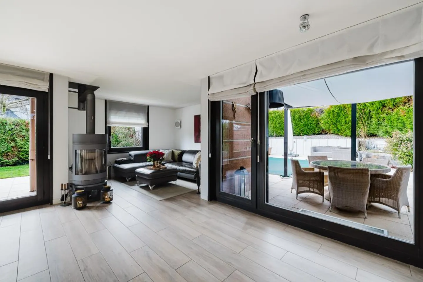 Semi-Detached House 5.5 Rooms - Photo 2 of 12