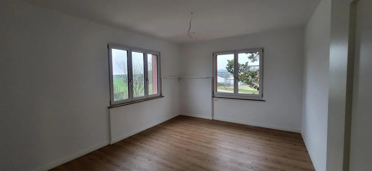 Charmante appartement ancien récemment rénové avec balcon et coin salon dans le jardin - Photo 6 sur 14