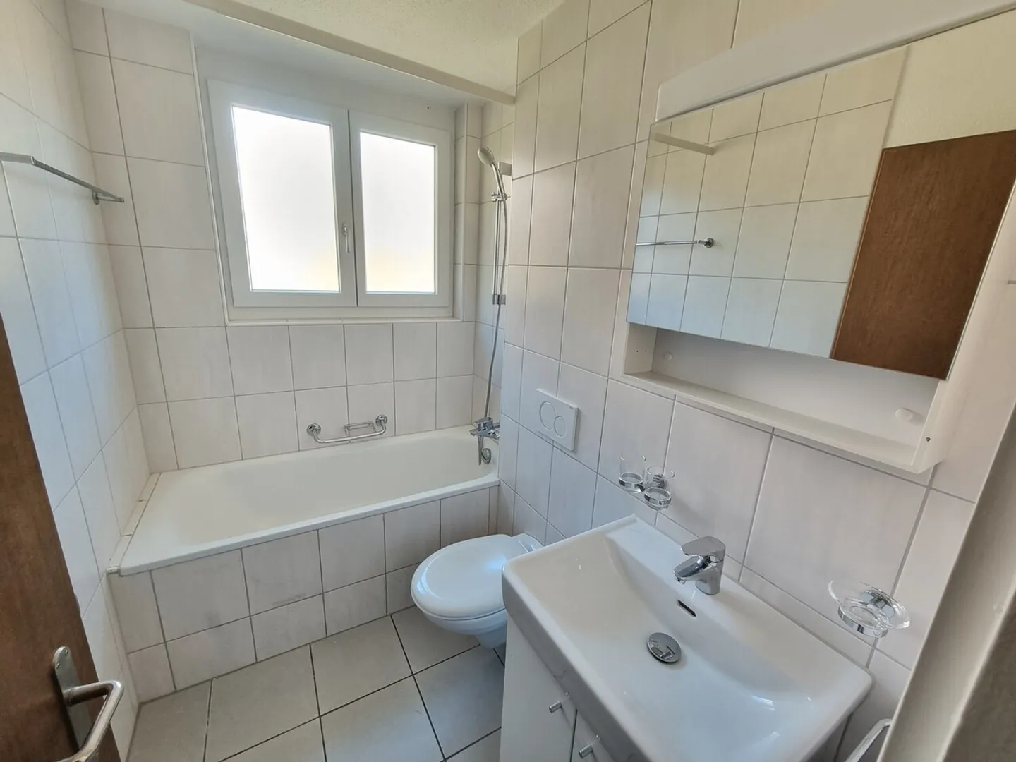 Belle appartement de 4 pièces dans la verdure - Photo 2 sur 8