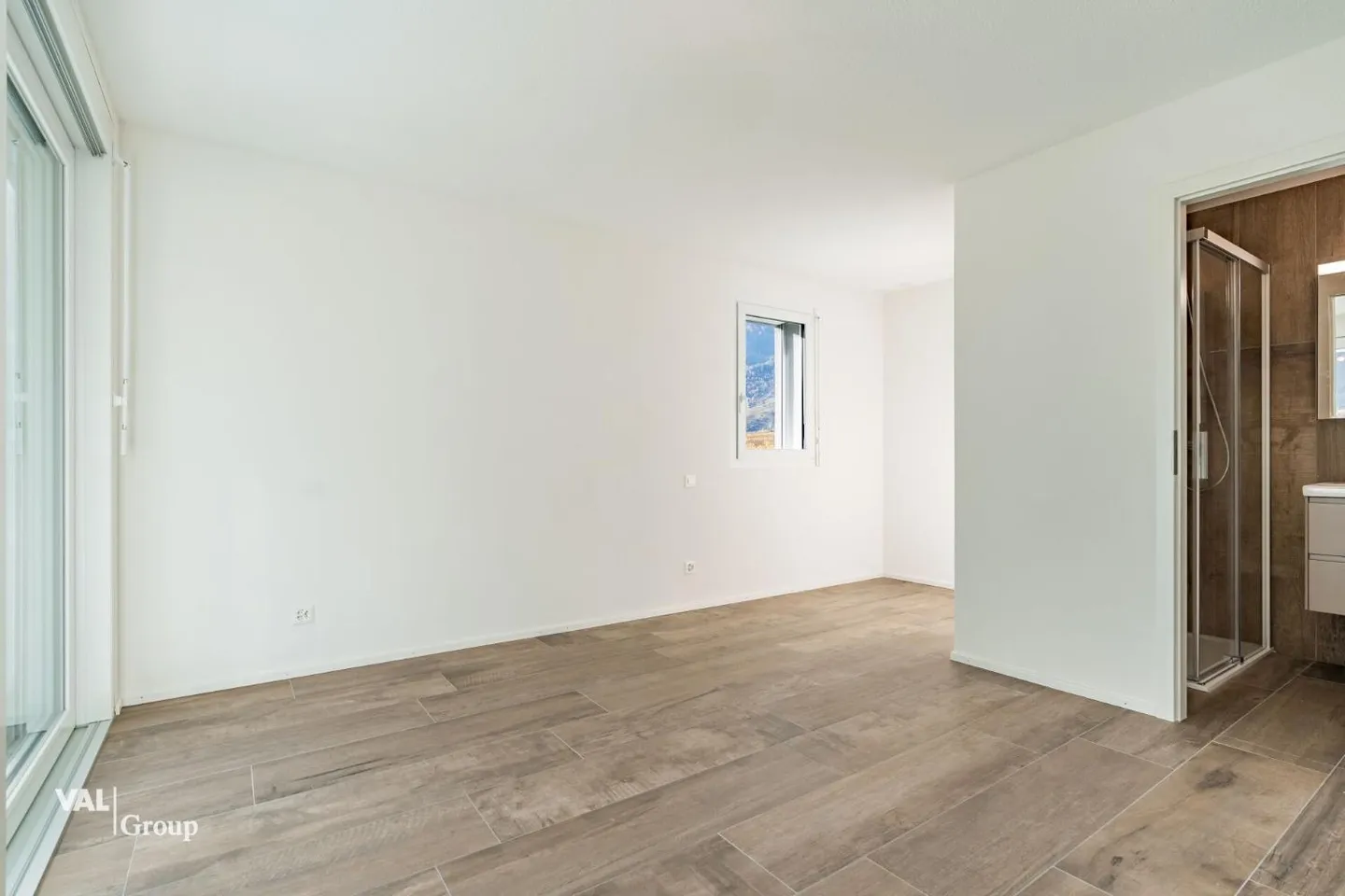 Modernes Apartment mit Balkon - Foto 8 von 13