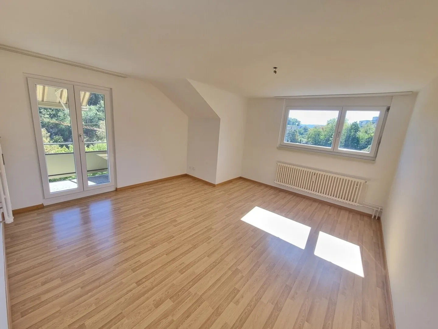 Belle appartement de 4 pièces dans la verdure - Photo 4 sur 8