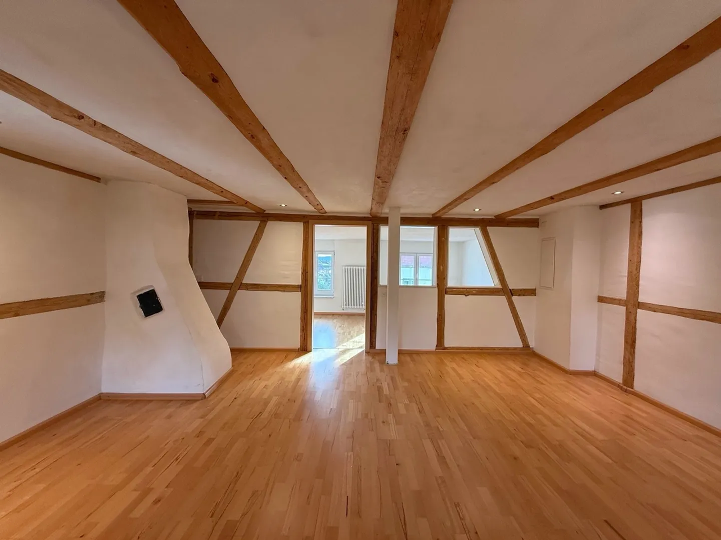 Grosszügige und charmante 6.5-Zimmer-Wohnung mit Gartensitzplatz in ruhiger Lage in Hallau, Kanton SH - Foto 5 von 12