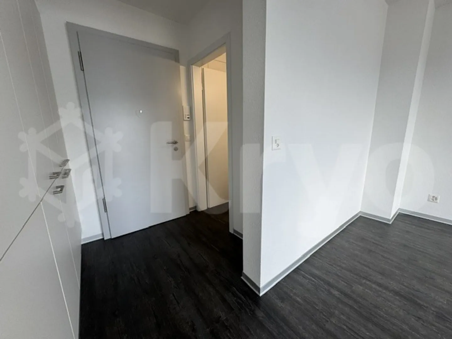 Beautiful 2-room apartment with large terrace - Photo 6 of 8