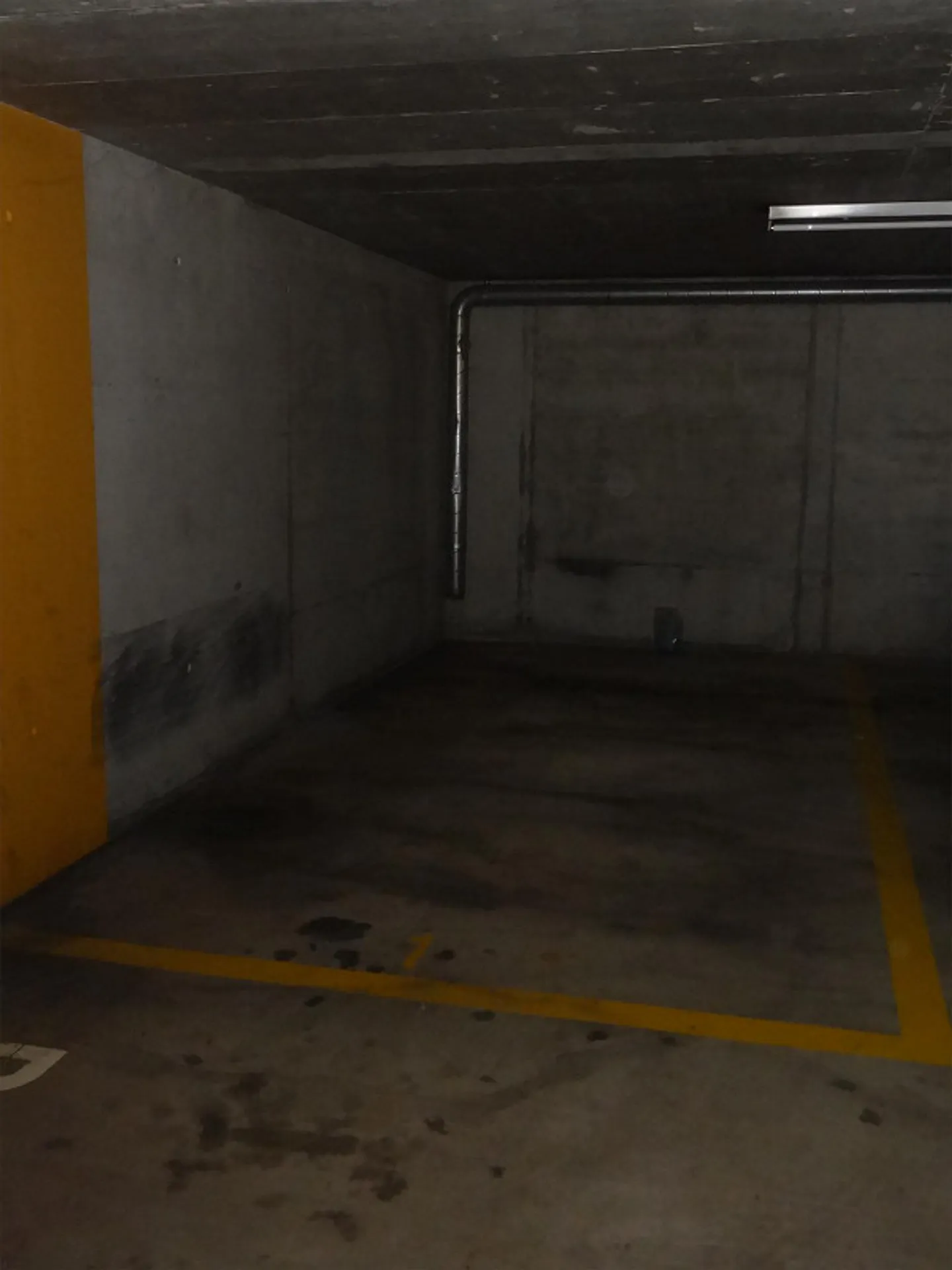 Places de stationnement à louer - Photo 2 sur 5