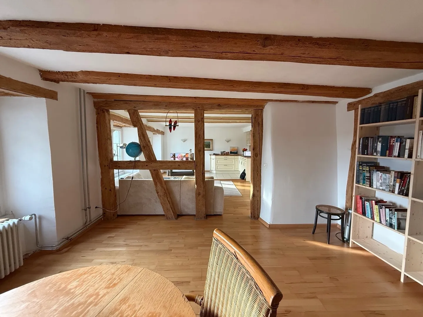 Grosszügige und charmante 6.5-Zimmer-Wohnung mit Gartensitzplatz in ruhiger Lage in Hallau, Kanton SH - Foto 6 von 12