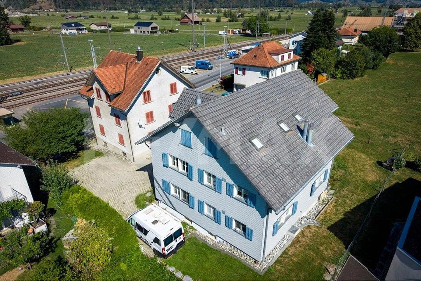Zwei Mehrfamilienhäuser mit je drei Wohnungen in Reichenburg SZ zu ... - Foto 3 di 13