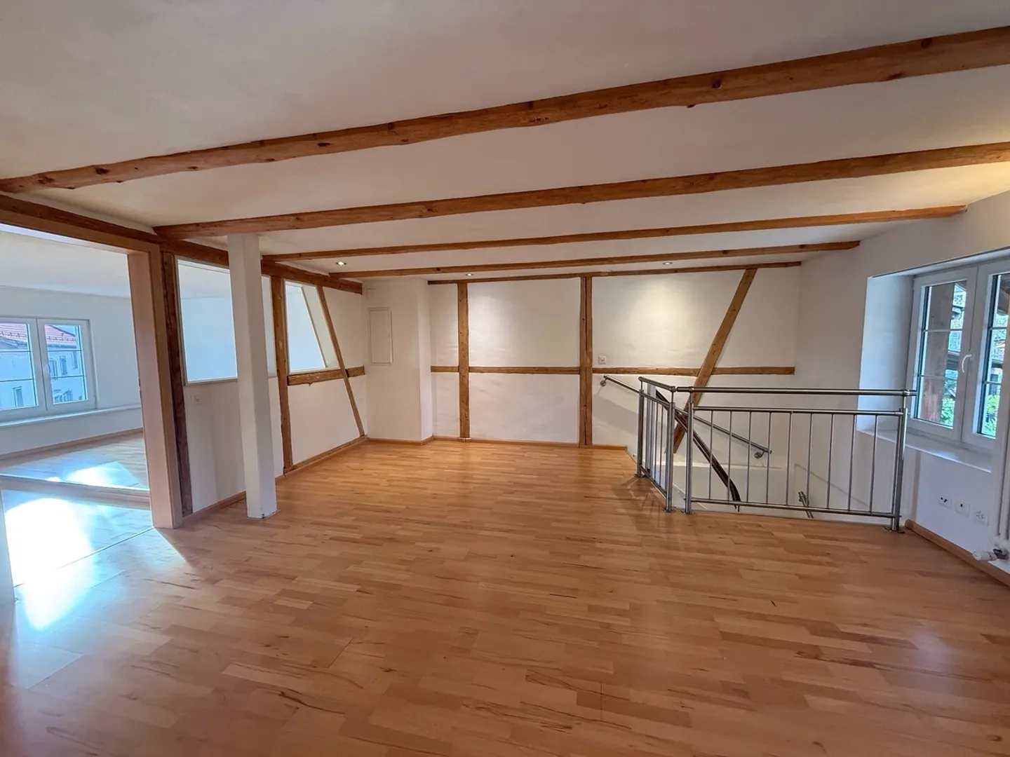 Grosszügige und charmante 6.5-Zimmer-Wohnung mit Gartensitzplatz in ruhiger Lage in Hallau, Kanton SH - Foto 7 von 12