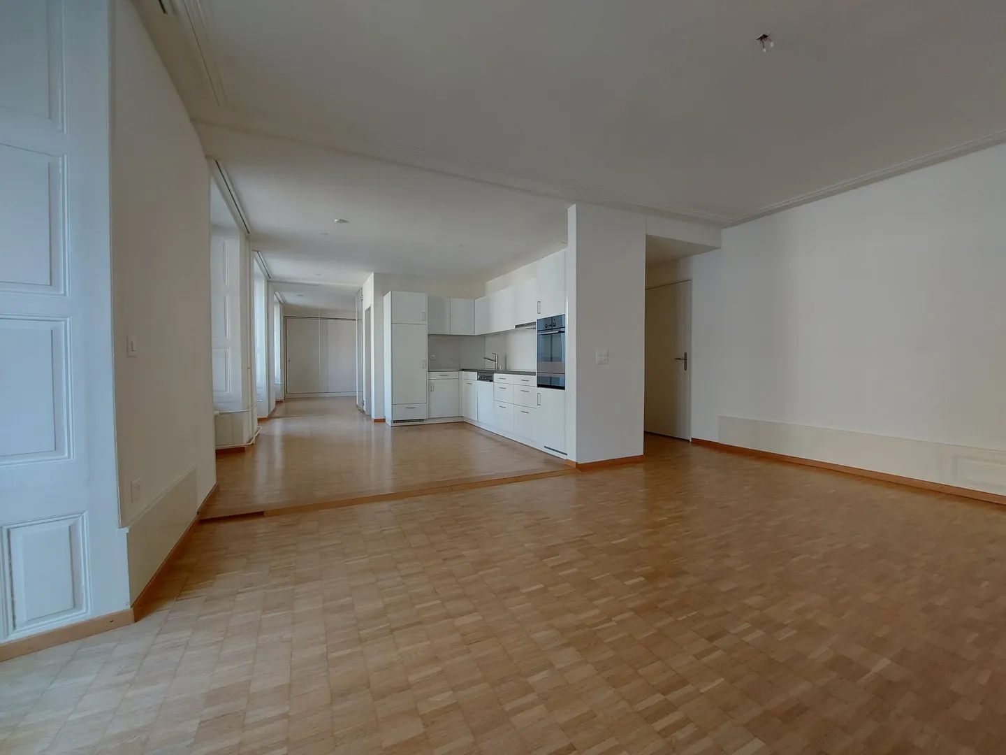 Bel appartement avec grand balcon - Photo 3 sur 10