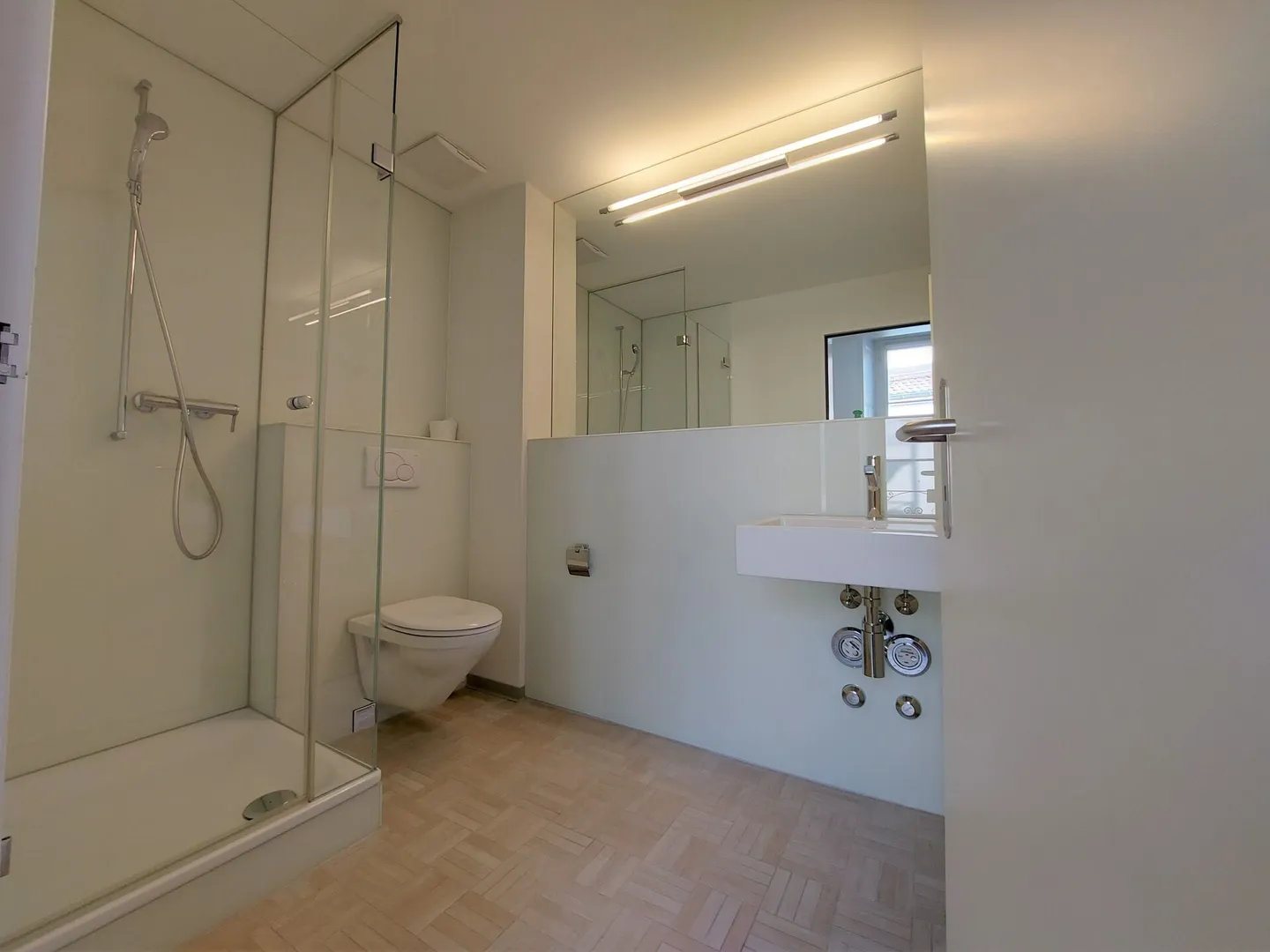 Bel appartement avec grand balcon - Photo 4 sur 10