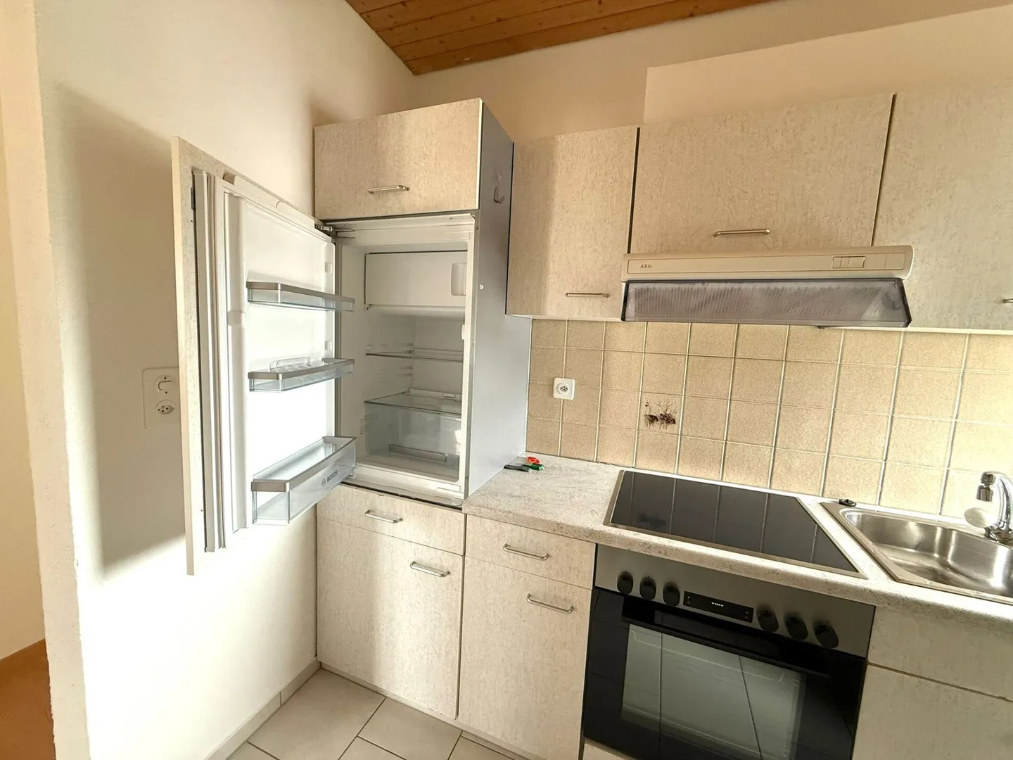 Ampio appartamento mansardato di 3,5 locali in una casa di 3 famiglie - Foto 7 di 11
