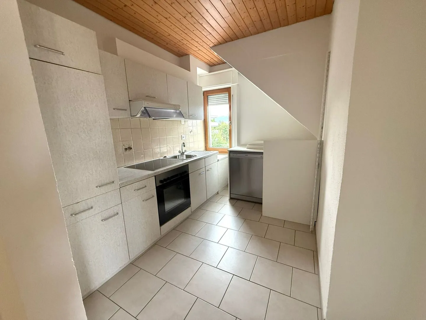 Ampio appartamento mansardato di 3,5 locali in una casa di 3 famiglie - Foto 8 di 11