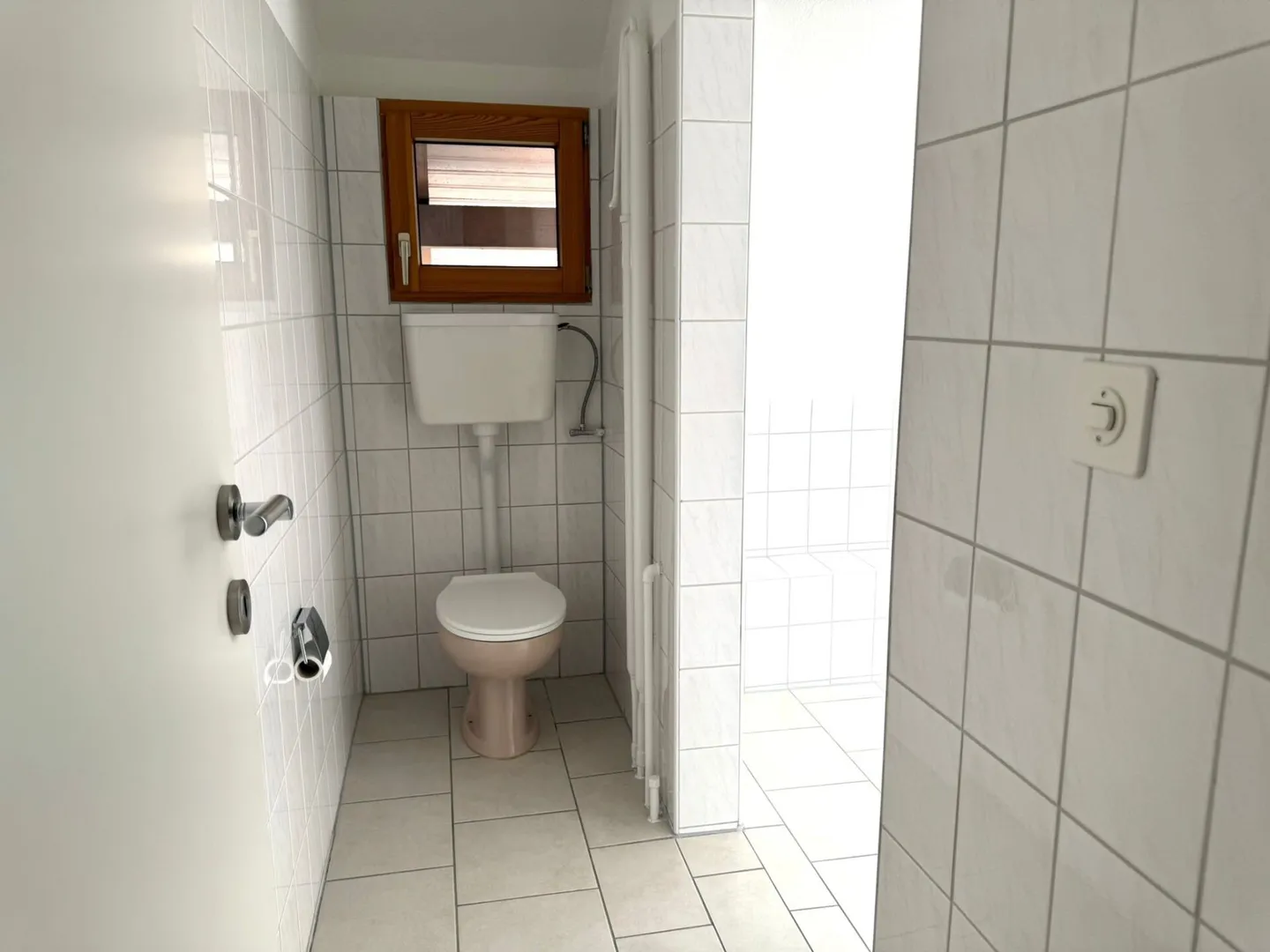 Ampio appartamento mansardato di 3,5 locali in una casa di 3 famiglie - Foto 10 di 11