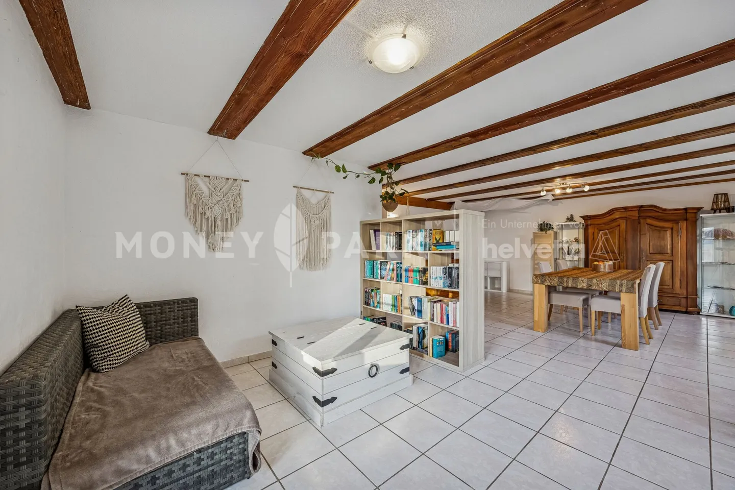 5.5-Room Single-Family House with Integrated Business Section - Photo 3 of 15