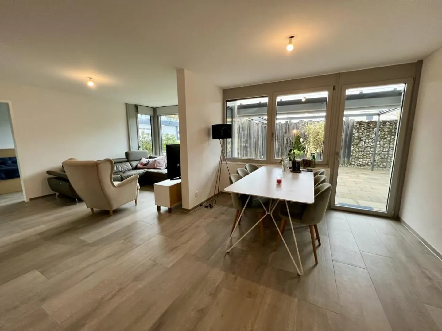 Bell'appartamento di 3.5 stanze al piano terra - Foto 2 di 13