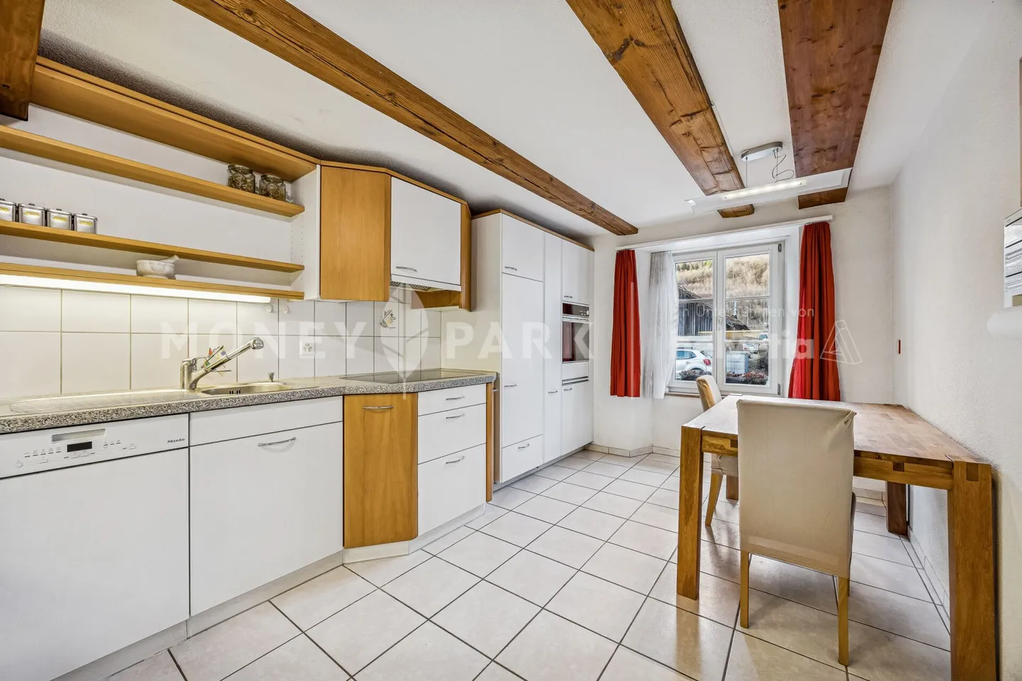 5.5-Room Single-Family House with Integrated Business Section - Photo 4 of 15