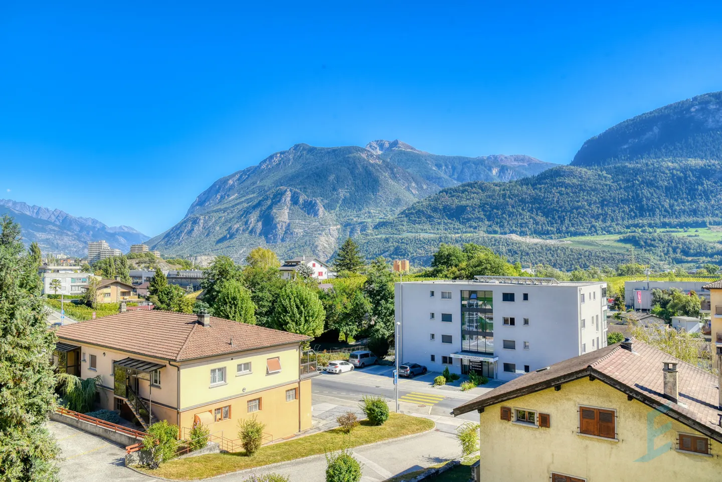 Appartamento ristrutturato con vista - Foto 11 di 14