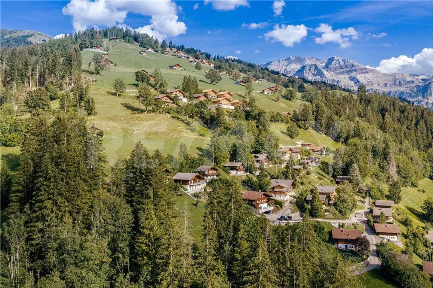 Charme alpin en rondins - Vivre avec vue à Lenk - Photo 2 sur 13