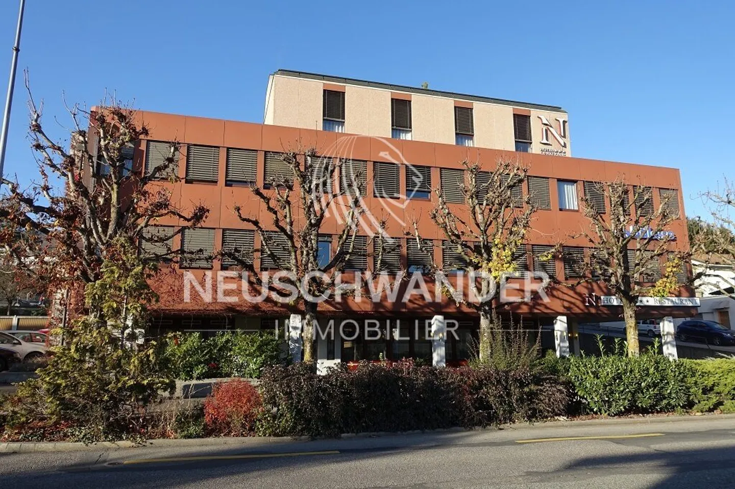 Edificio ad uso misto in vendita - Foto 1 di 13