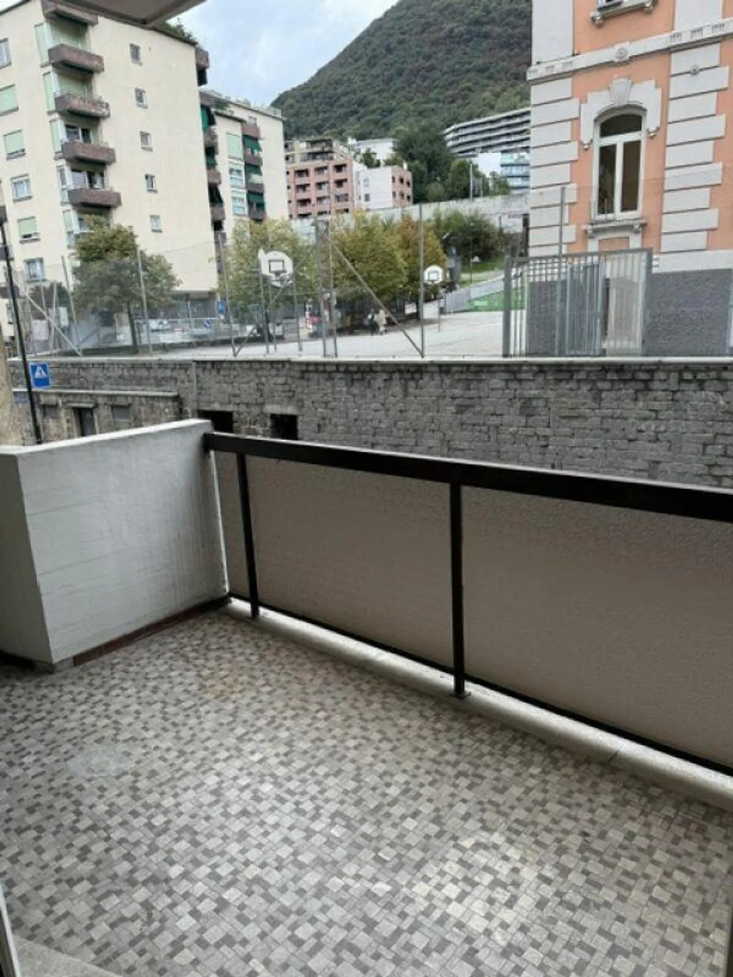 Appartamento spazioso 4.5 locali - Foto 4 di 10