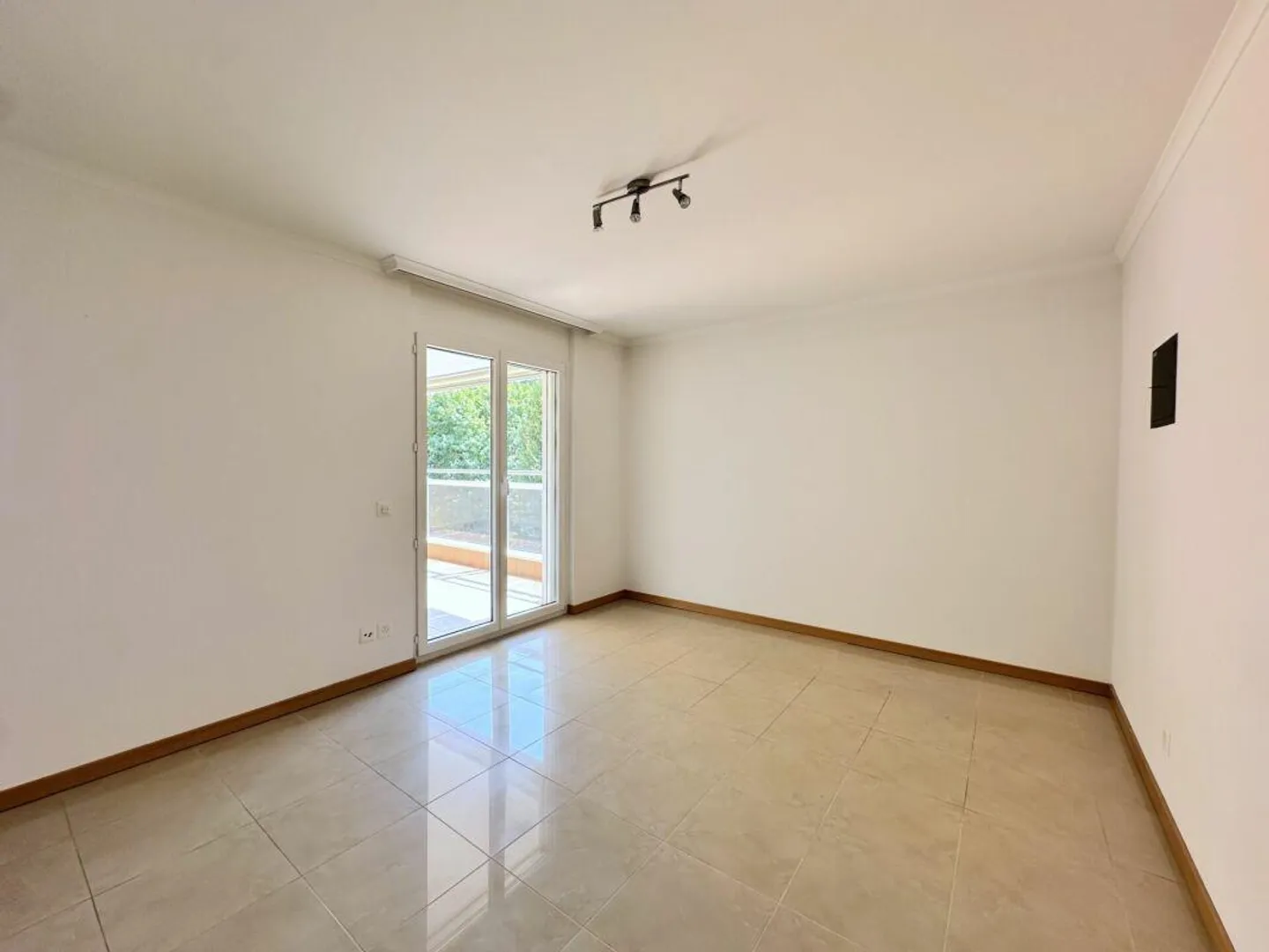 Strategic 3.5-room apartment a stone's throw from the lake - Photo 6 of 12