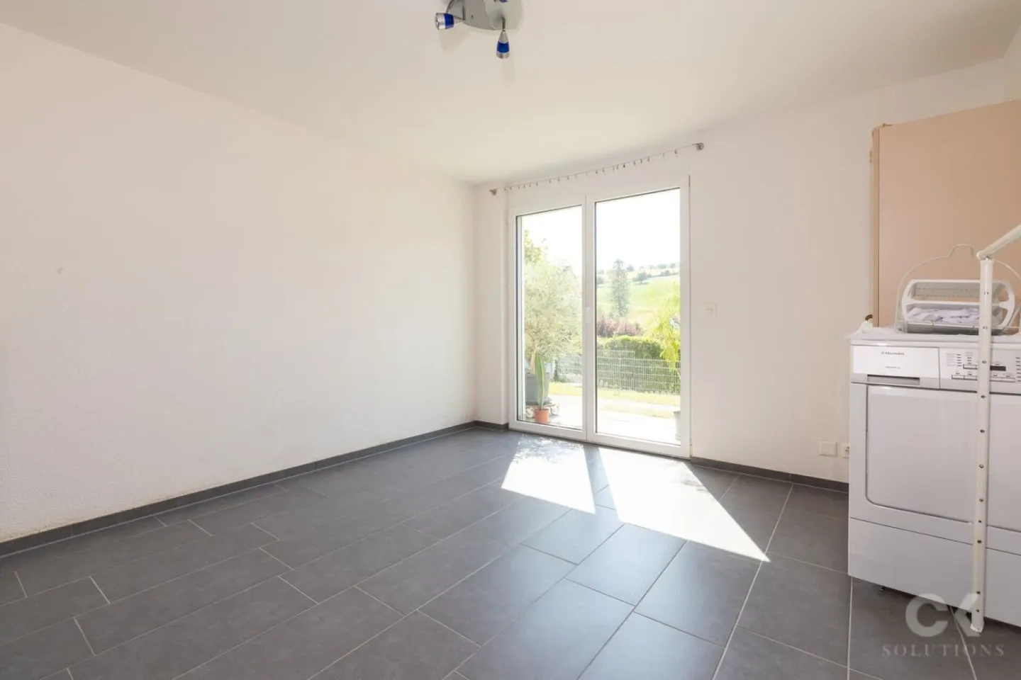 Paradis familial avec beau jardin et vue dégagée - Photo 18 sur 24