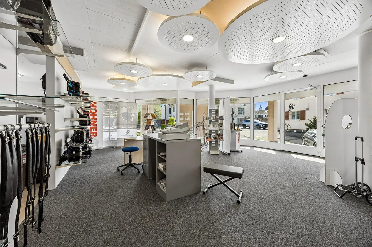 Spazio commerciale centrale di 128 m² a Dagmersellen - acquisto attraente - Foto 2 di 13