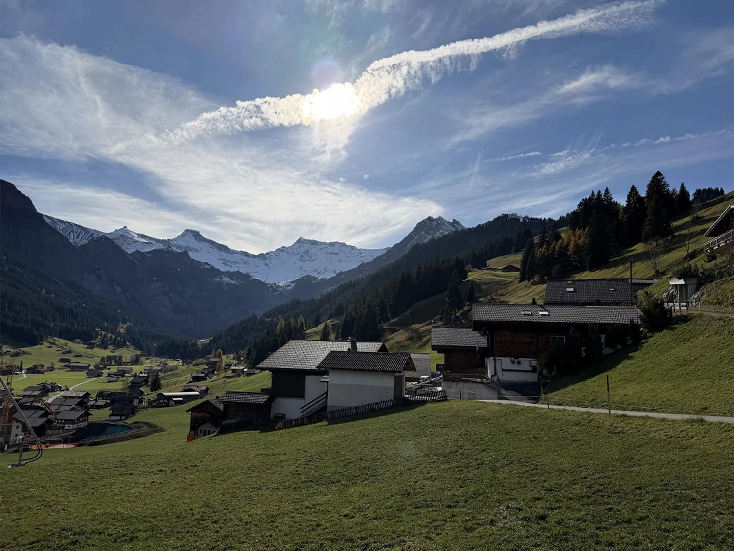 Einmalig !  Idyllisches 2-Familienchalet "bim Chuenisbärgli " - Foto 2 von 28
