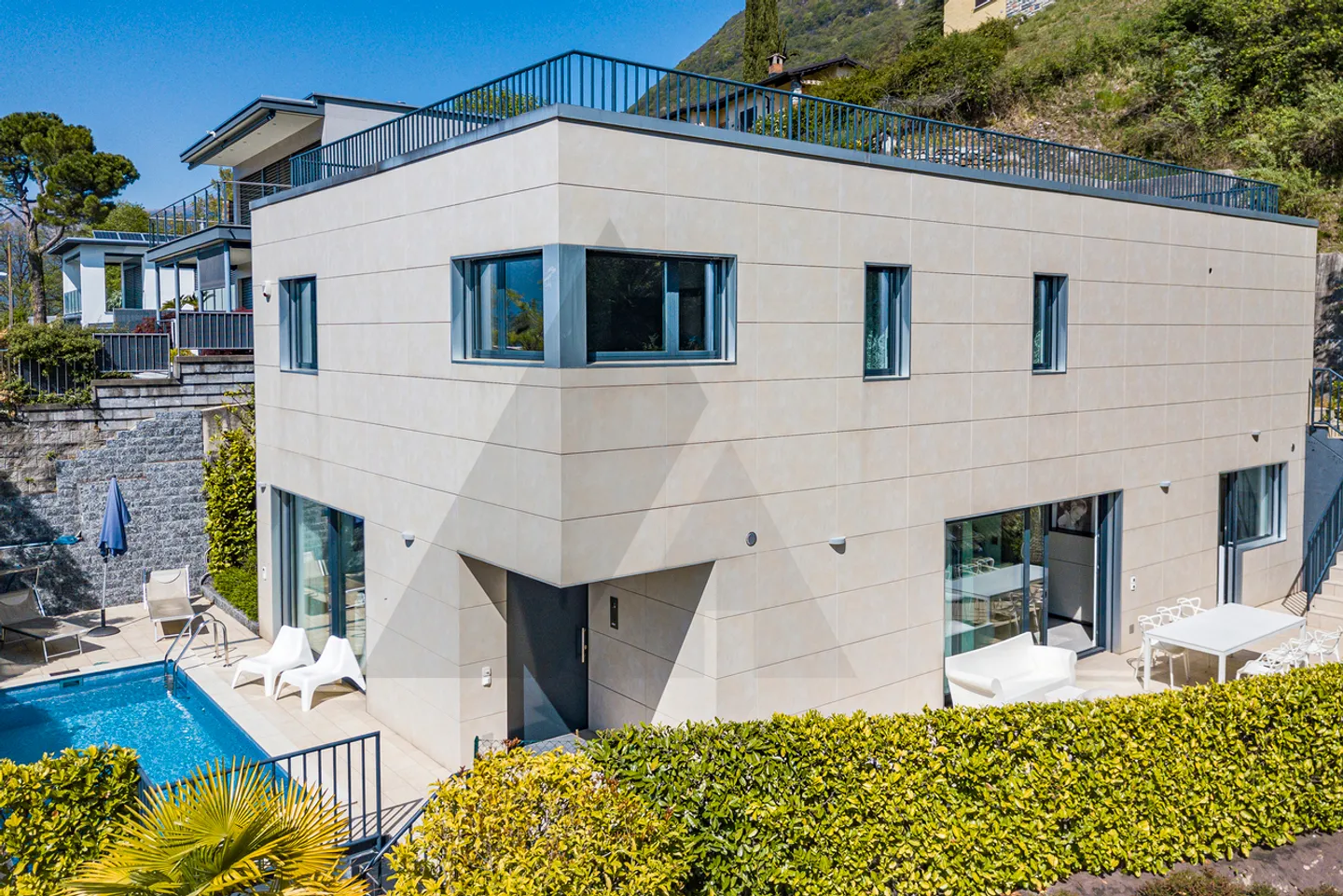 Modern Villa in Lugano - Photo 1 of 14