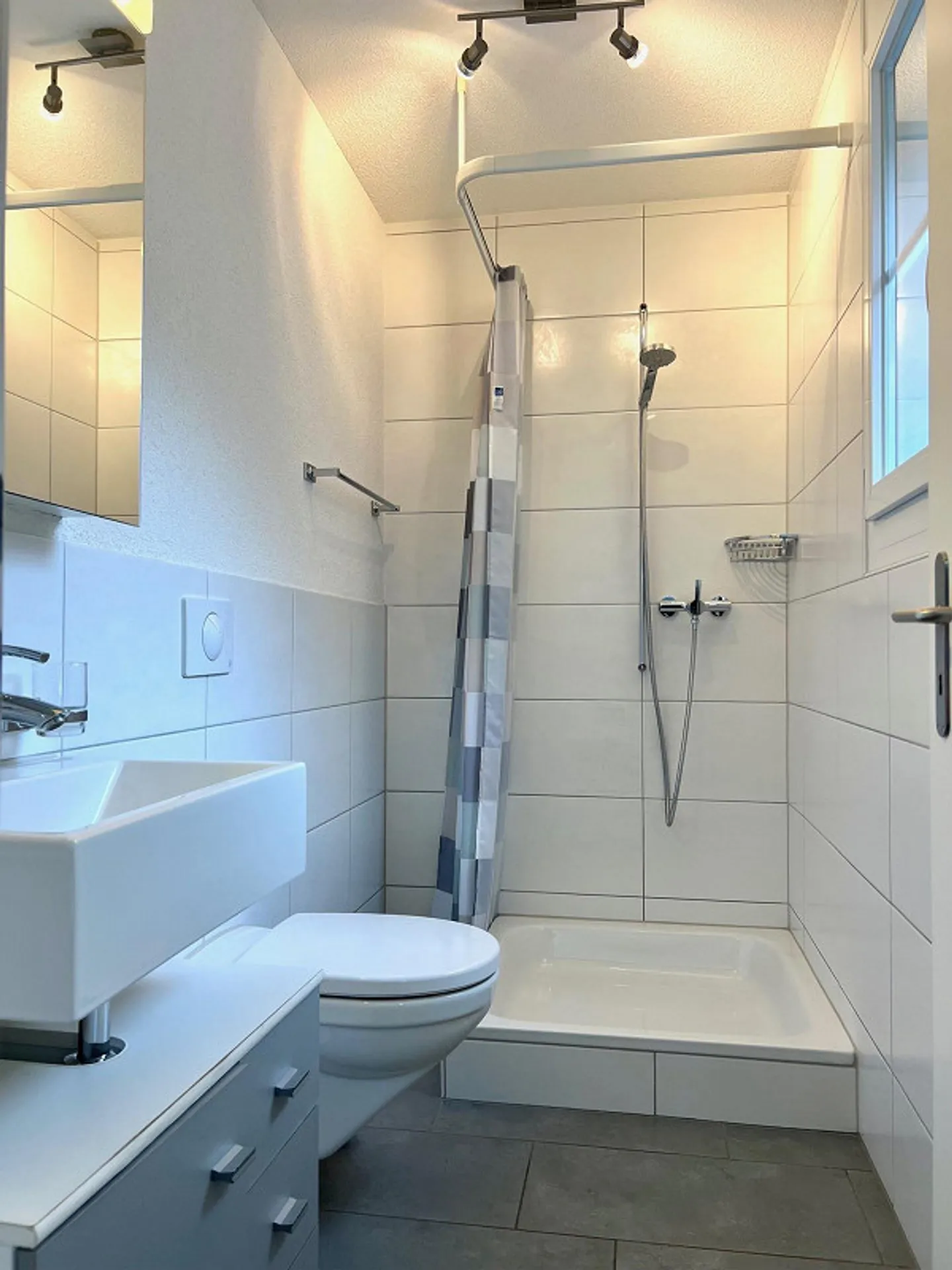 Charming Detached 6.5-Room Country House at the Edge of the Forest - Photo 8 of 15