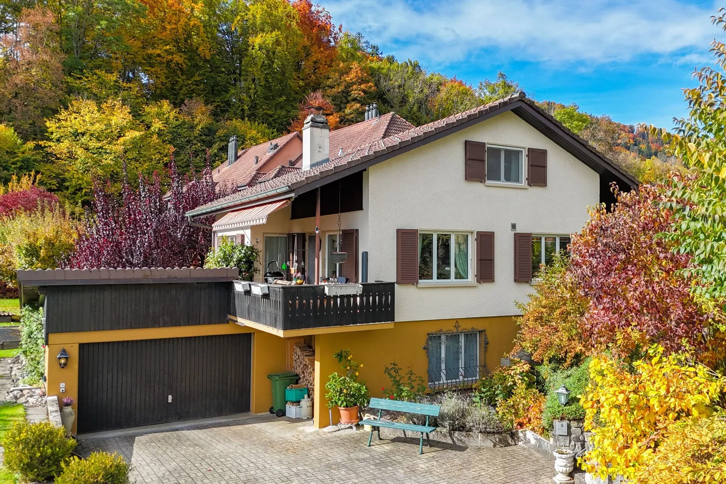 Maison individuelle de 6,5 pièces avec vue panoramique, pavillon de jardin et double garage à Rümligen - Photo 1 sur 32