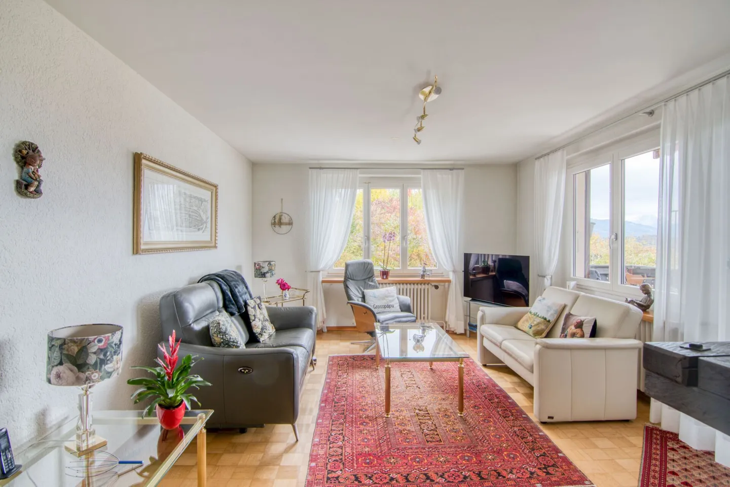 Maison individuelle de 6,5 pièces avec vue panoramique, pavillon de jardin et double garage à Rümligen - Photo 5 sur 32