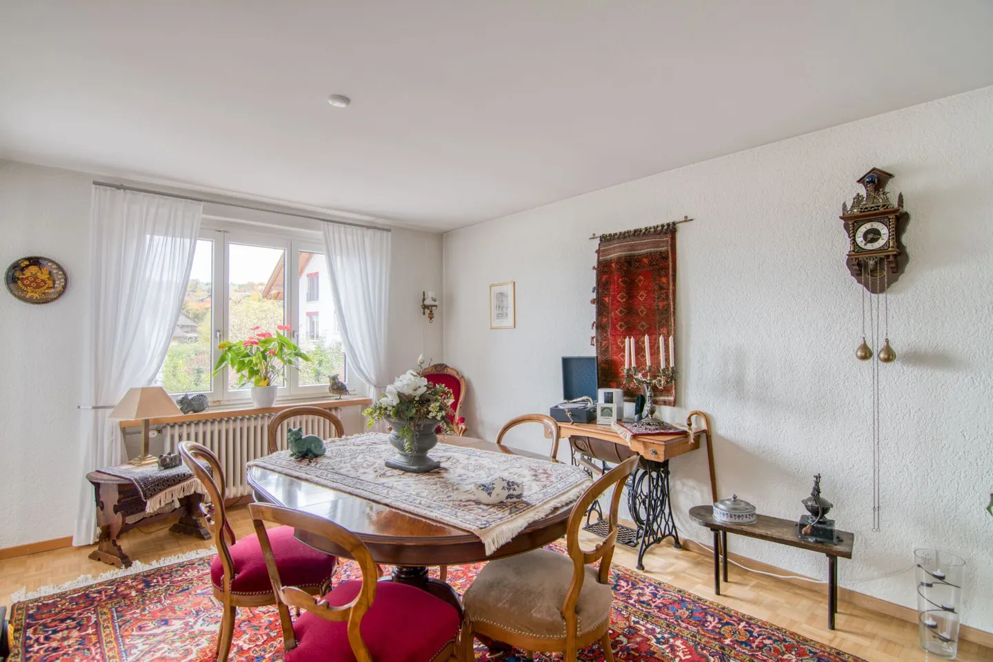 Maison individuelle de 6,5 pièces avec vue panoramique, pavillon de jardin et double garage à Rümligen - Photo 6 sur 32
