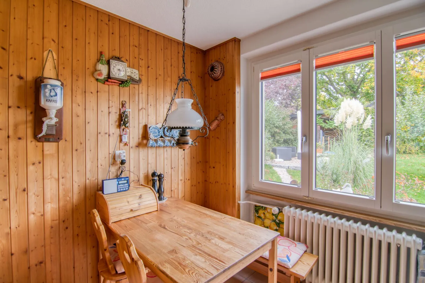 Maison individuelle de 6,5 pièces avec vue panoramique, pavillon de jardin et double garage à Rümligen - Photo 8 sur 32