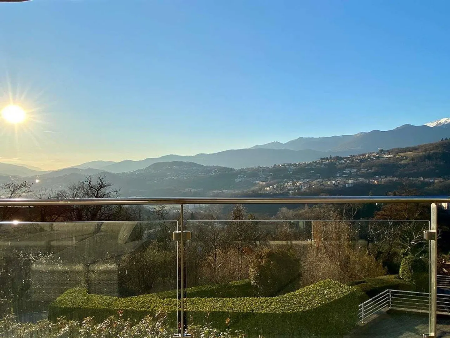 Nous louons un appartement lumineux de 3,5 pièces à Davesco - Photo 2 sur 13