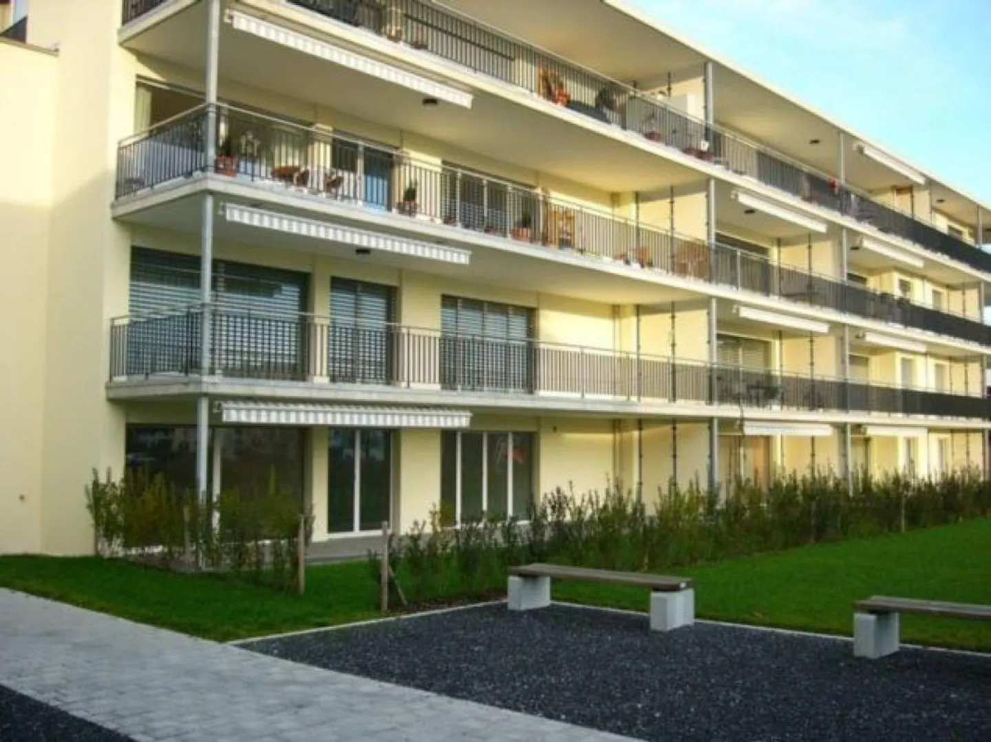Appartamento moderno al 2° piano - Foto 3 di 10
