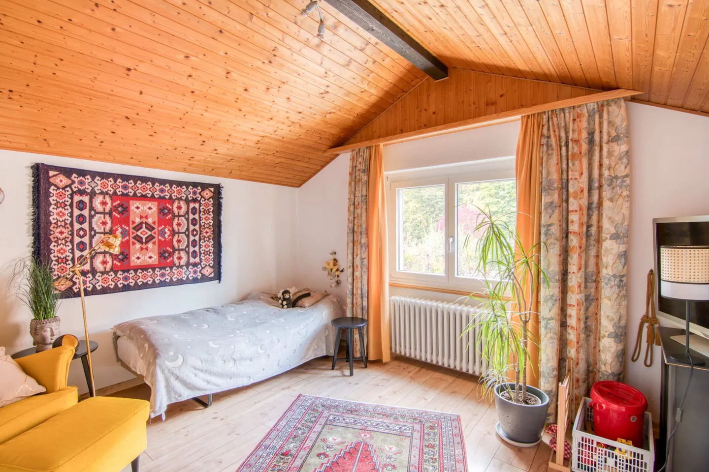 Maison individuelle de 6,5 pièces avec vue panoramique, pavillon de jardin et double garage à Rümligen - Photo 14 sur 32