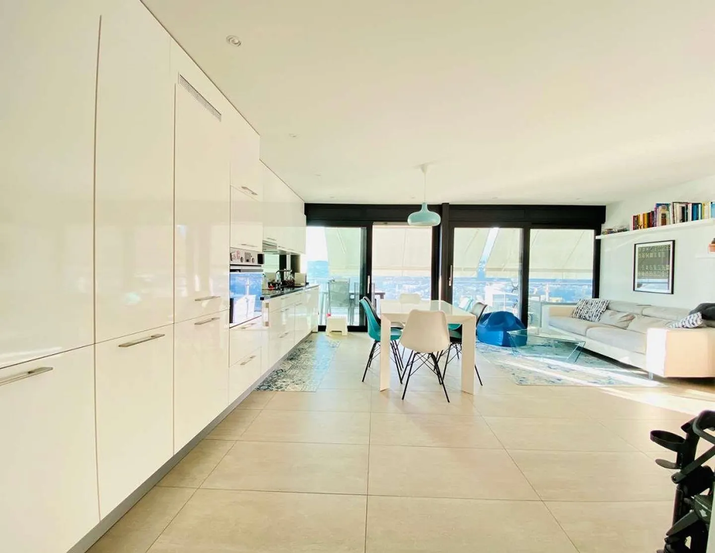 Nous louons un appartement lumineux de 3,5 pièces à Davesco - Photo 5 sur 13