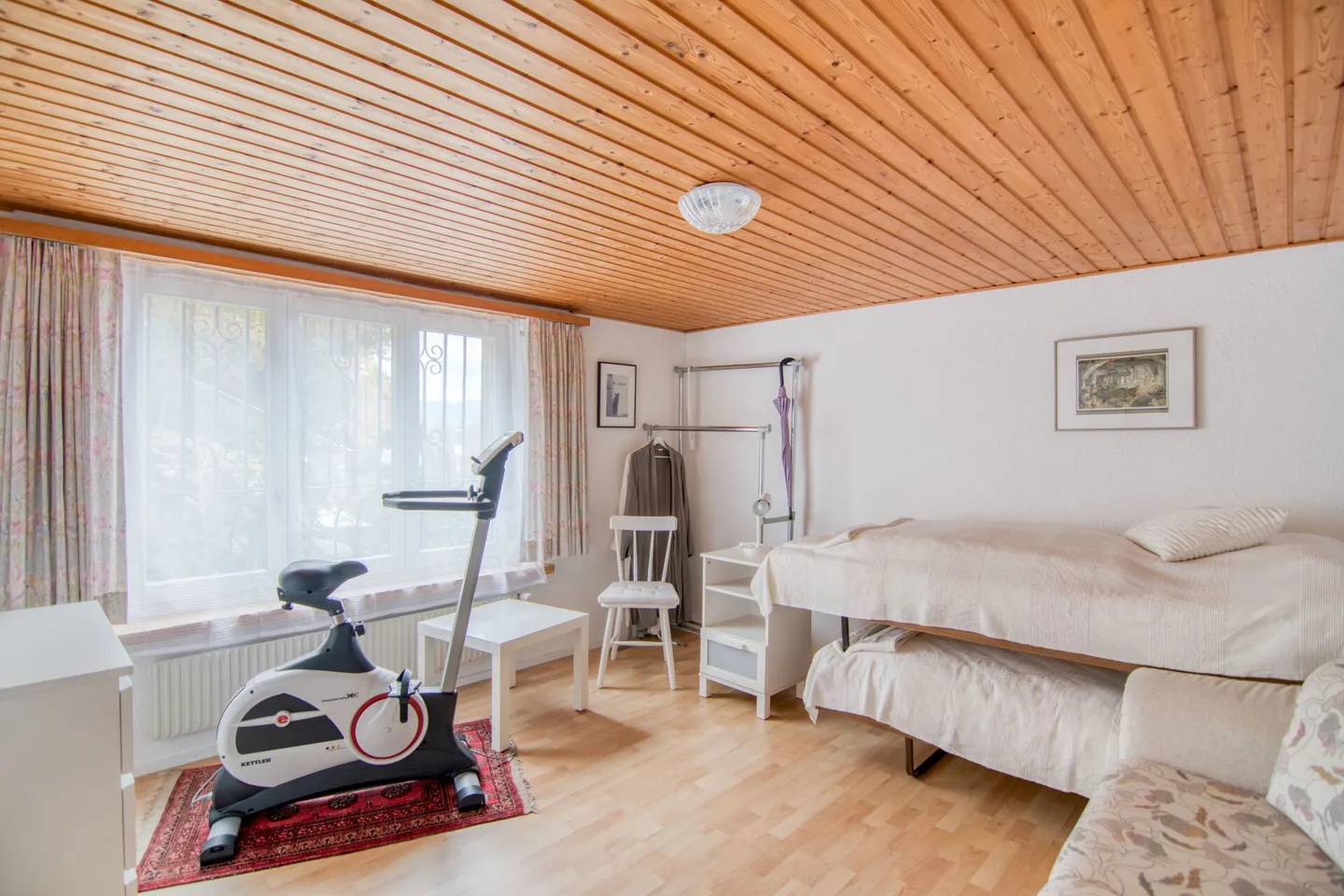 Maison individuelle de 6,5 pièces avec vue panoramique, pavillon de jardin et double garage à Rümligen - Photo 16 sur 32