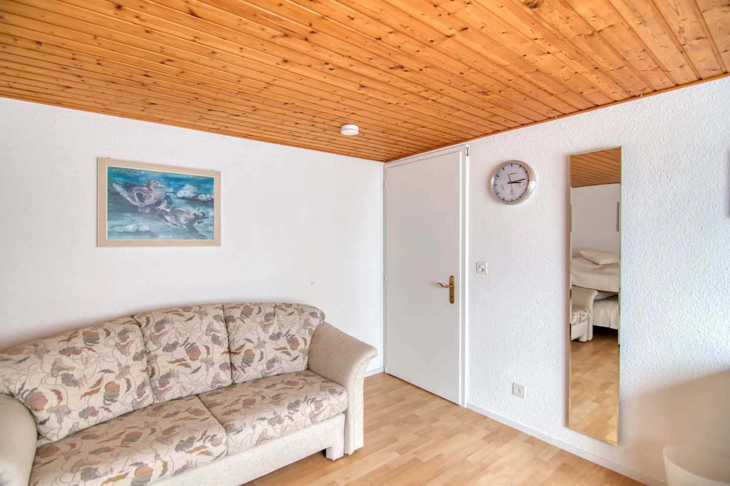 Maison individuelle de 6,5 pièces avec vue panoramique, pavillon de jardin et double garage à Rümligen - Photo 17 sur 32