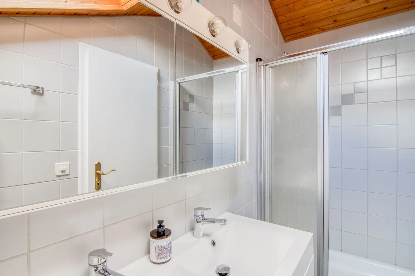 Maison individuelle de 6,5 pièces avec vue panoramique, pavillon de jardin et double garage à Rümligen - Photo 18 sur 32